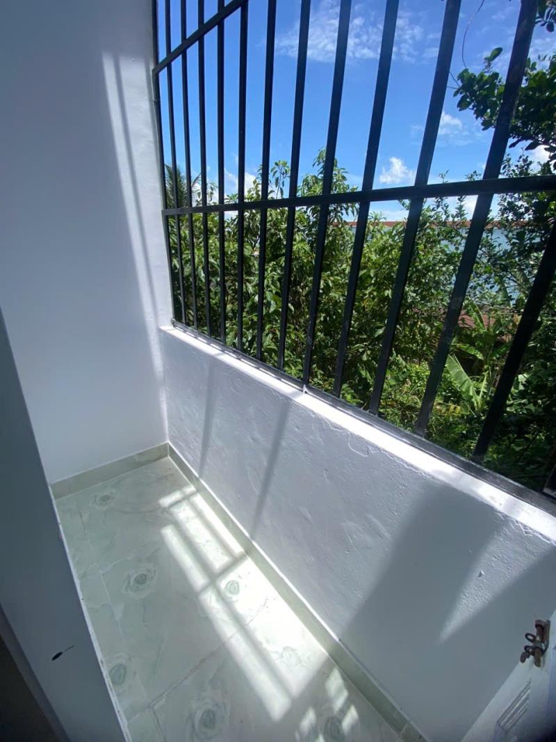 Bán nhà sổ hông cầm tay 5x11m - giá 700 triệu - 4
