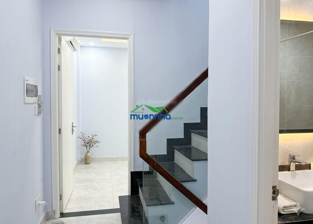 Nhà phố quận 7 - 4 tầng - sân xe rộng rãi - bãi đậu ô tô - 60m² - 5.570 tỷ - 3