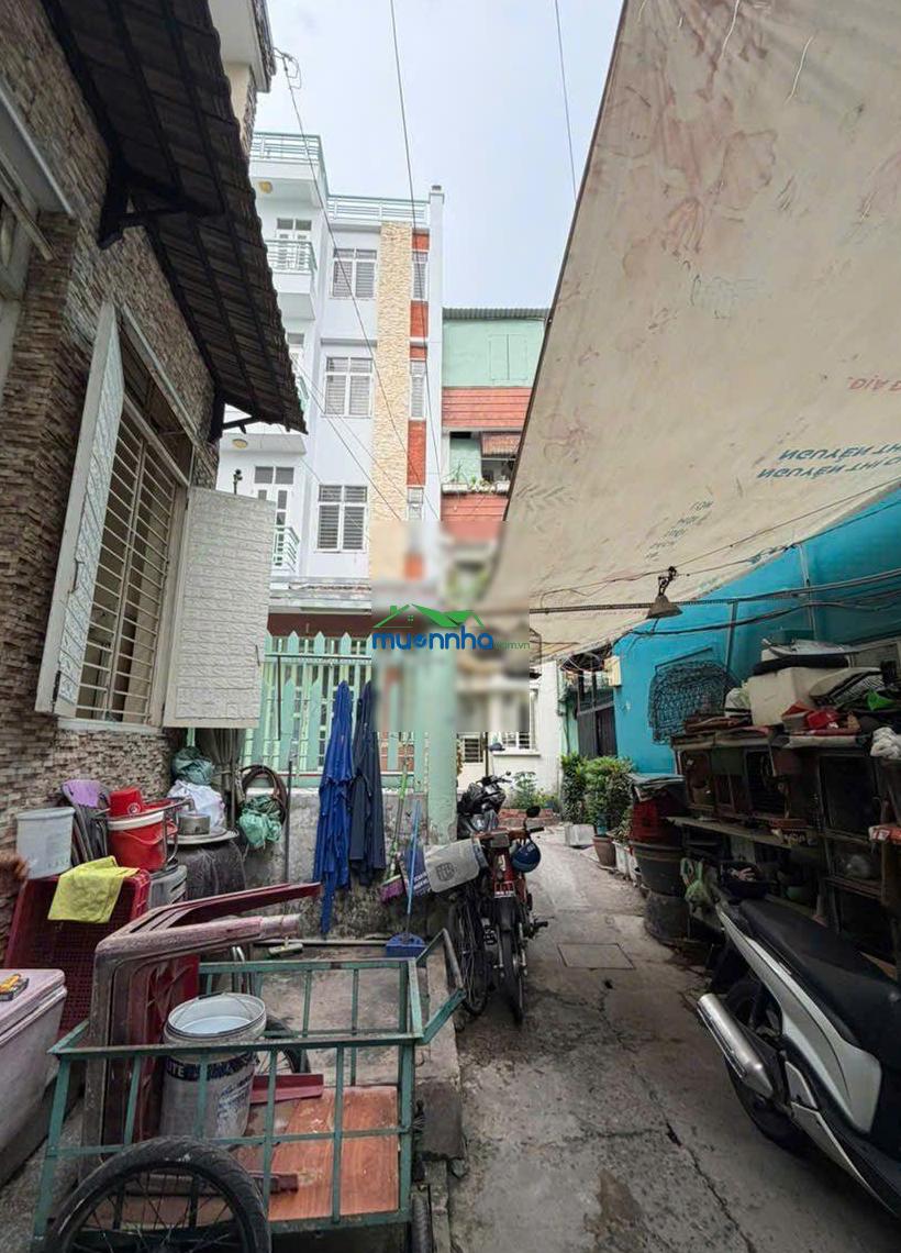 Địa chỉ 11/11/trần văn đang, hẻm nhỏ, gác 25m2. nở hậu, nhà còn mới