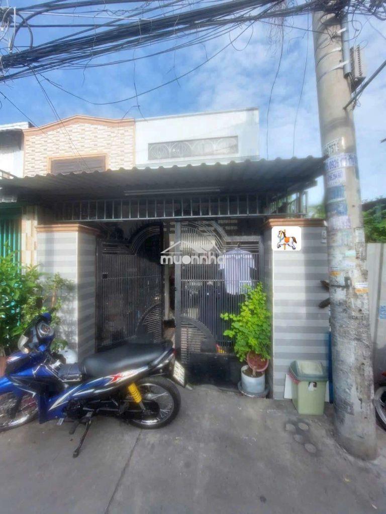 Cho thuê nhà đường phạm hùng c9 dt.4m×16m } 1 lững 2 phòng 1 wc hẽm 5m