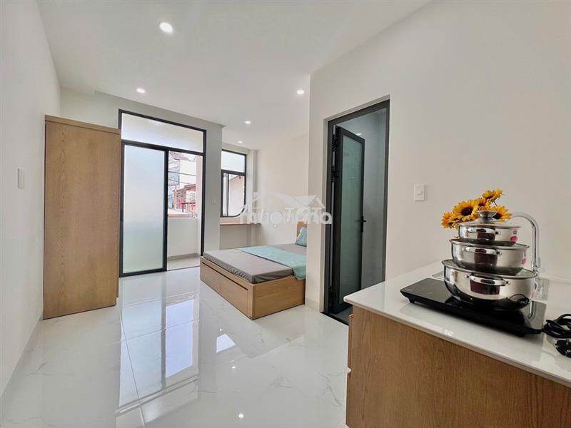 Ban công ngay vòng xoay lê đại hành, gần đh bách khoa, cư xá lữ gia