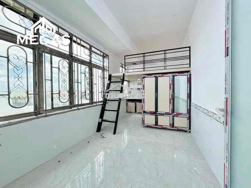 Đại học mở - 3tr8 / cửa sổ trời thoáng - gác cao- thang máy