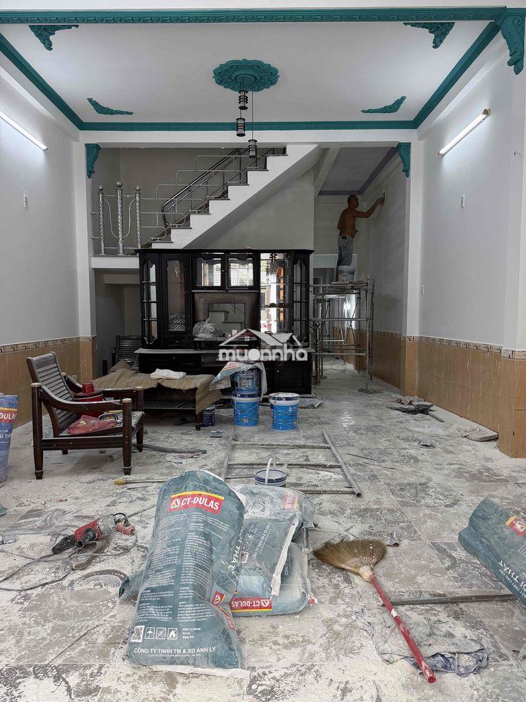 *Cho thuê nhà 2 tầng, đường nguyễn xí, gần hồ quý ly, giá thuê 11tr/th - 2