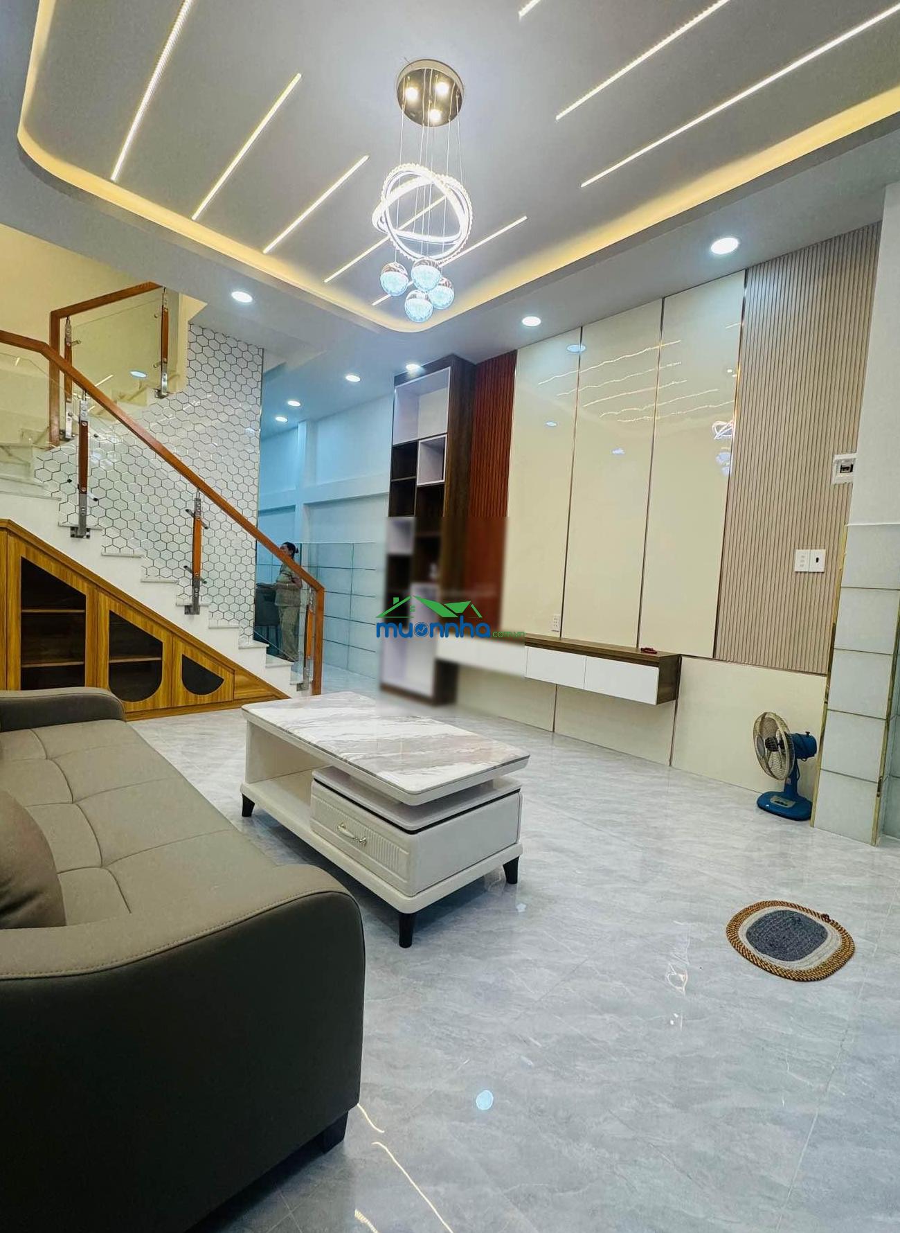 Bán nhà đường lac long quân, sát đầm sen cách hxh( 3,8 x 10,5m x 2 tầng) giá:nhỉnh 4 ty tl