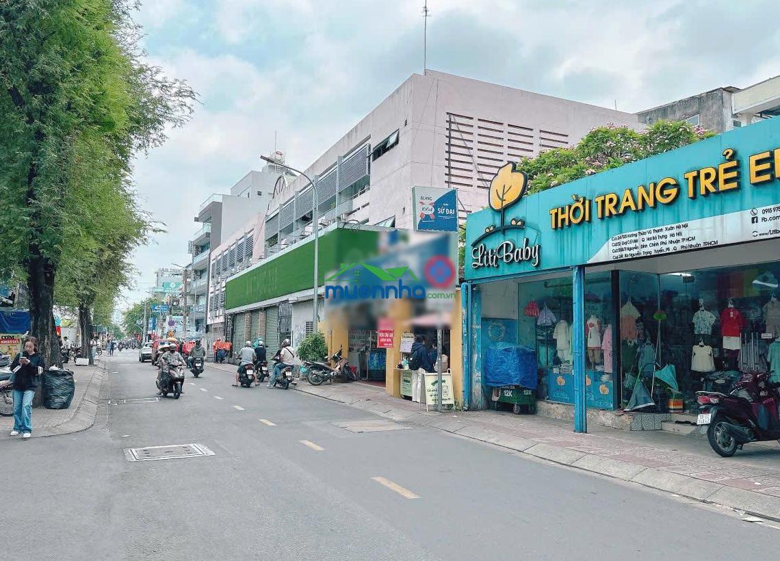 Siêu vị trí: dt: 3,62x8,88m hiện trạng nhà 3 tầng giá 6,8 tỷ cách mt nguyễn trọng tuyển chỉ 2 căn - 2