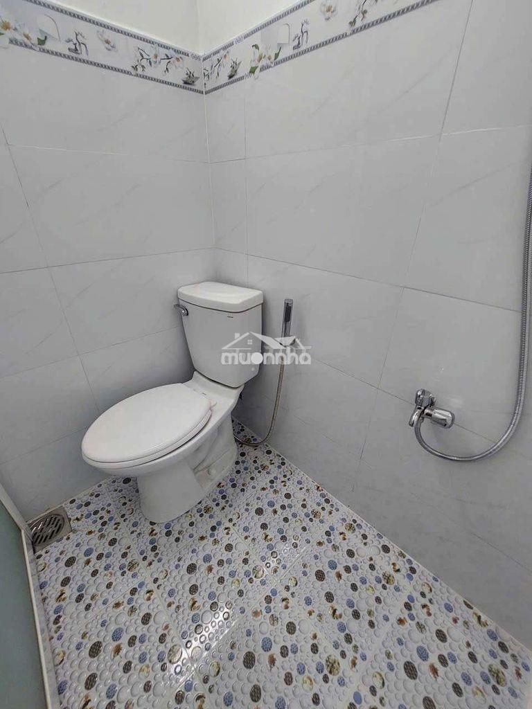 Cho thuê nhà đường phạm hùng c1 dt.3m5×5m5 } 1 lầu 2 phòng 1 toilet. - 4