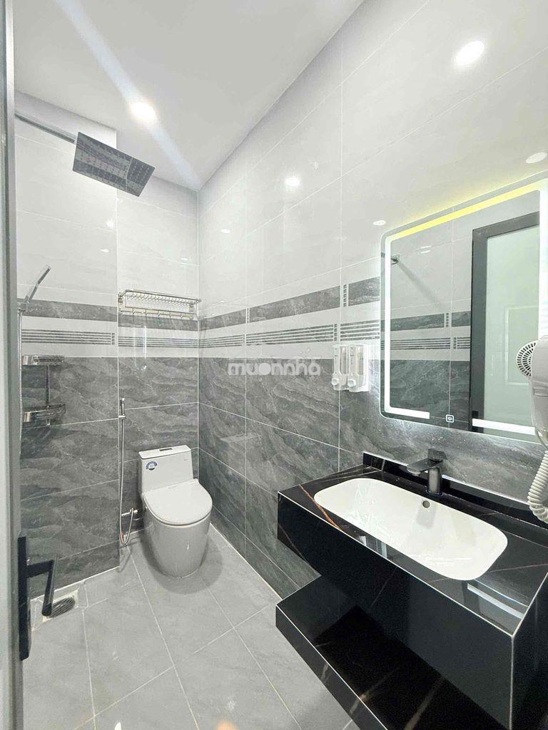 Cho thuê nguyên sàn lầu 4 có 2pn 2wc 2ban công giá 12tr5 có thang máy - 4