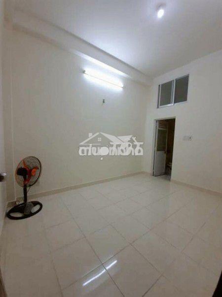 Cho thuê phòng trọ tại quận 10, ưu tiên nữ, nhân viên văn phòng