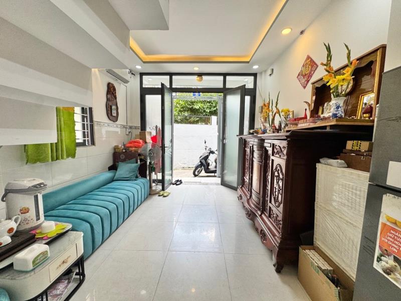 Nhà bán nguyễn đình chính sổ hồng riêng 36m2