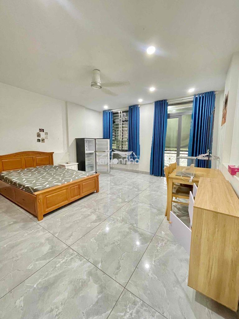 Phòng 40m2 - cửa sổ - ban công - tách bếp - 2