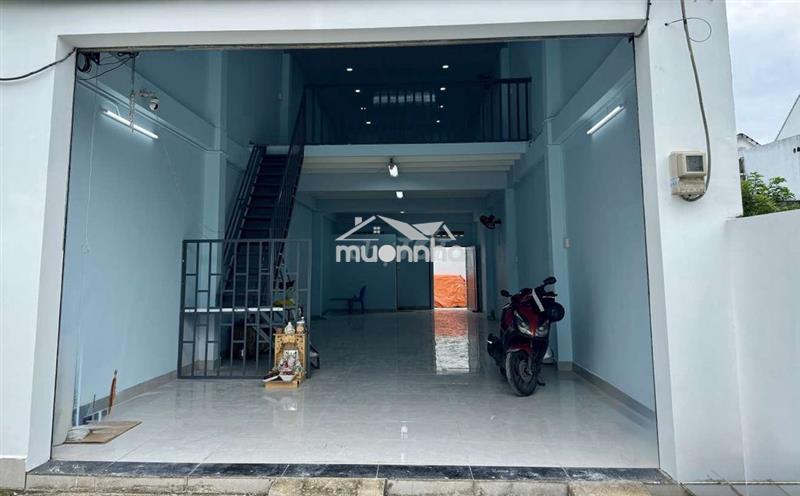 Hẻm xe tải, đối diện chợ bình chánh.