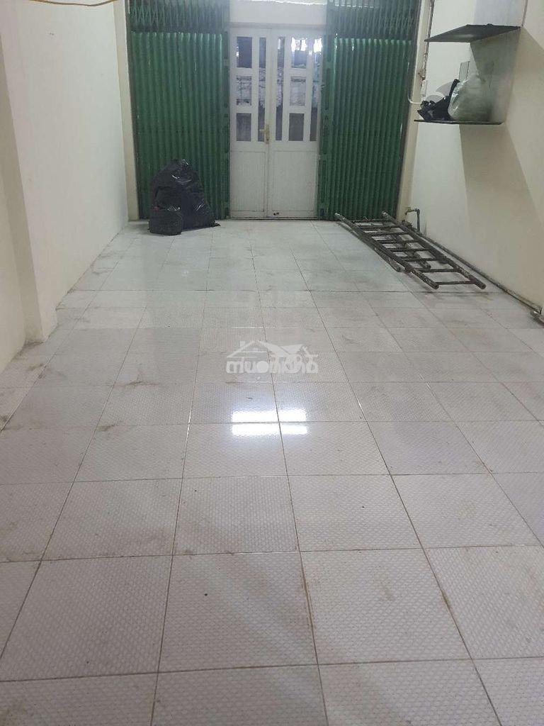 Đầu tháng 8 trống nhà 1 căn cấp 4 - 3