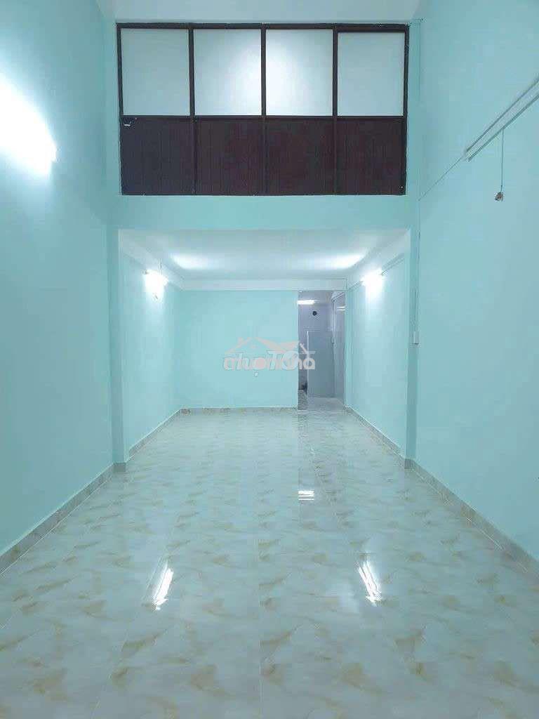 Nhà q5 gânc bv nguyễn trãi , giá 15tr tl