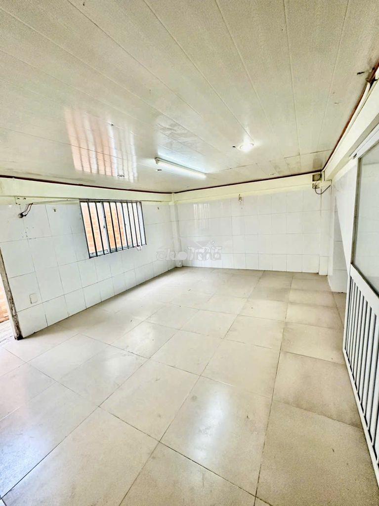 Căn hộ 2 phòng ngủ wc ngoài phòng giá rẻ - 2