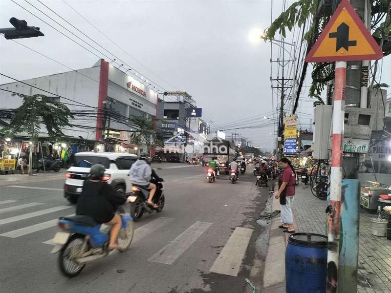 💥💥Loaloa hàng cực hiếm vị trí vip vừa kinh doanh vừa làm kho nhanh ạ