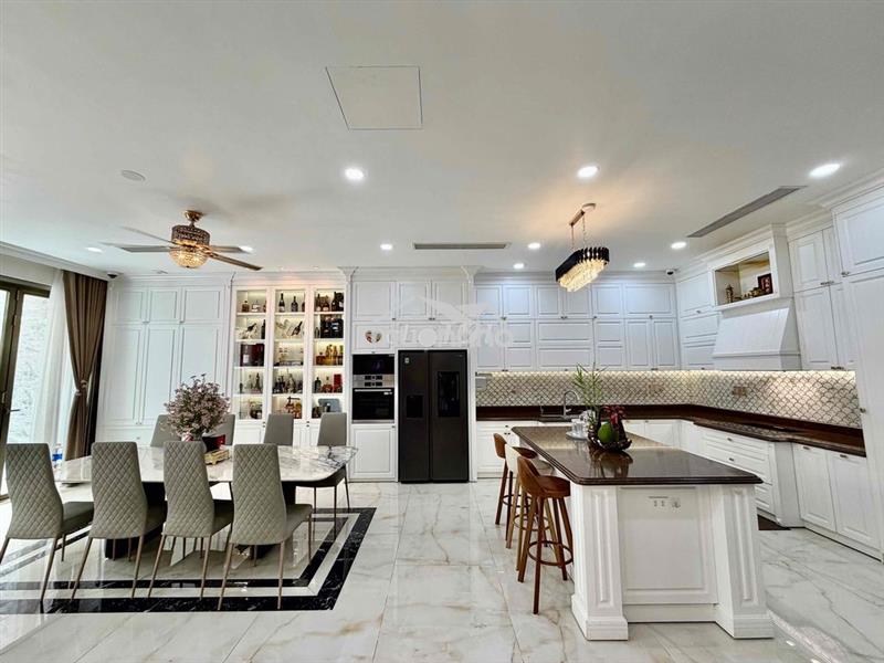 Chủ đi định cư ở mỹ muốn chuyển nhượng lại căn biệt thự sang trọng, đẹ