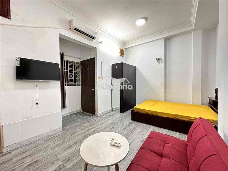 Căn hộ_full nội thất_có tivi _cửa sổ đón gió và nắng tự nhiên_phòng ẹp