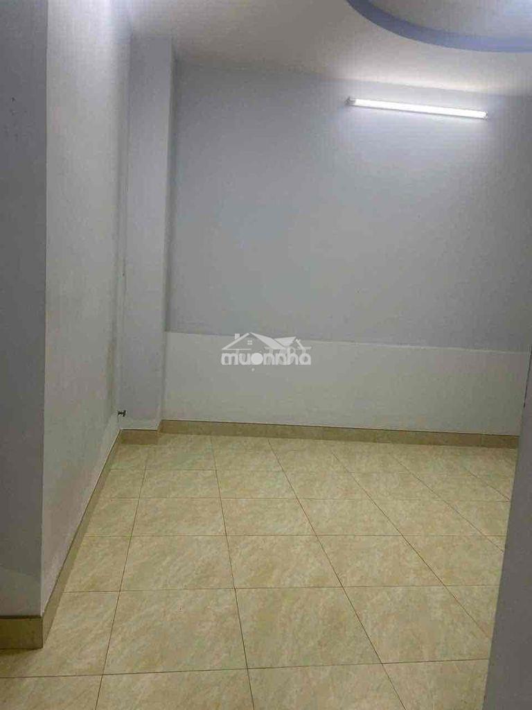 Cần cho thuê phòng tầng trệt