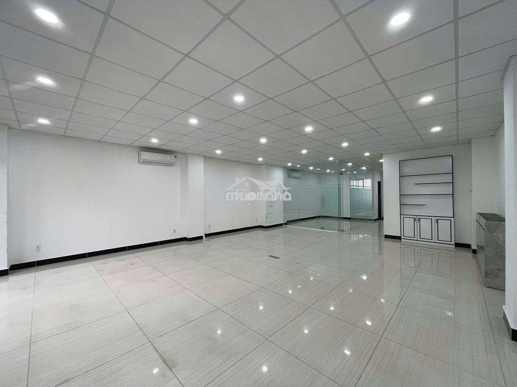 Cho thuê văn phòng 7x20 rộng rãi, ngăn kính lịch sự, có thang máy - 2