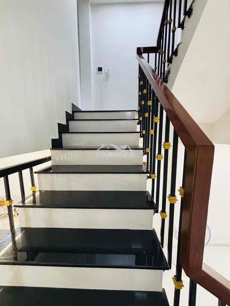 Nhà 3 tầng 70m2 khu dân cư lê bôi phạm thế hiển p7 q8 - 2