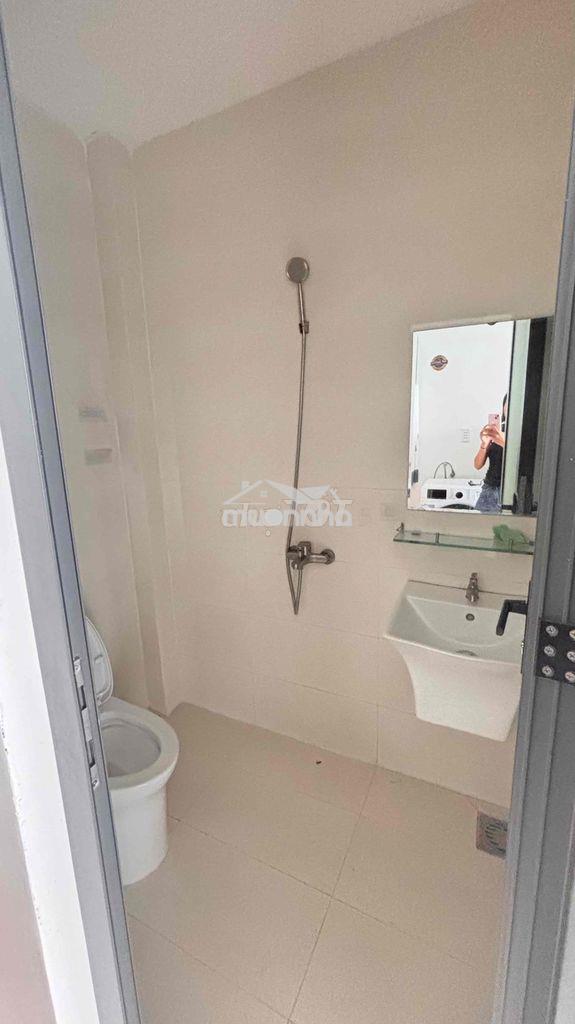 Chính chủ cho thuê phòng đường lê văn lương giáp ranh pmh