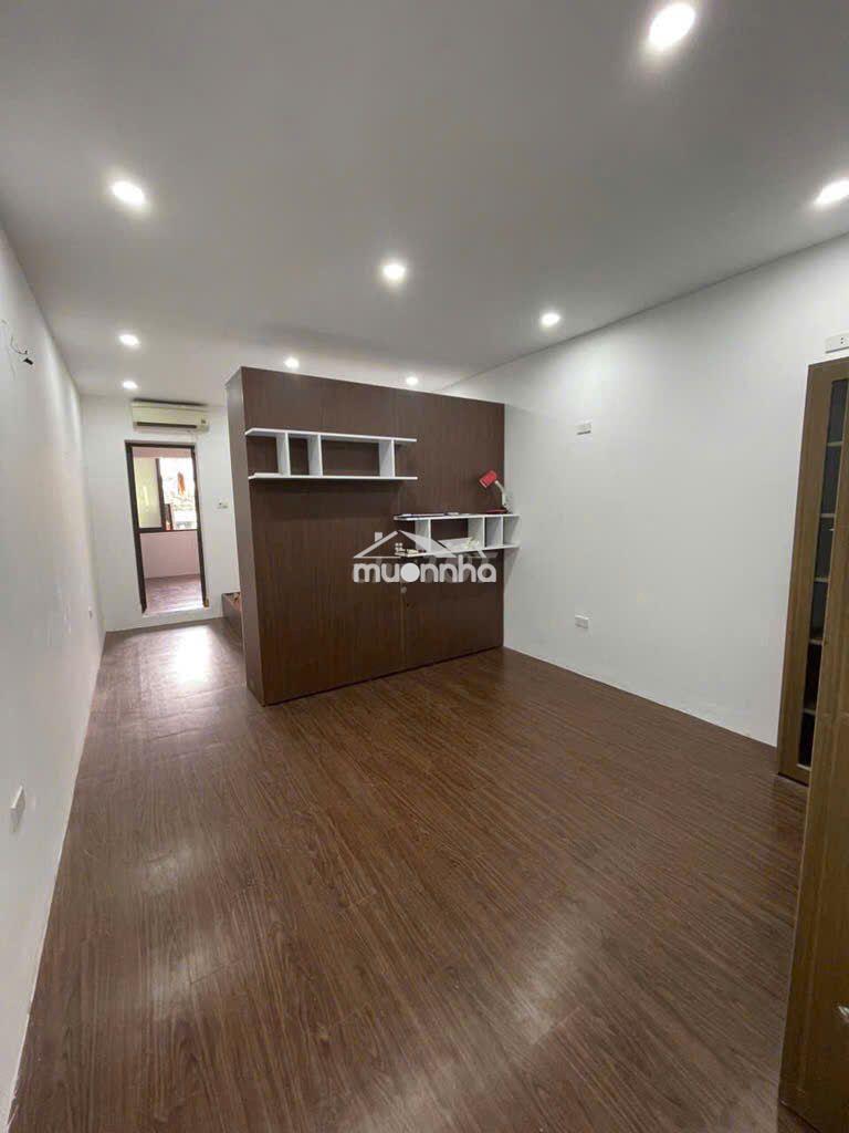 Bán căn hộ tập thể, gồm 3 ngủ, 2 wc, phố nguyễn trãi,  thanh xuân, hn