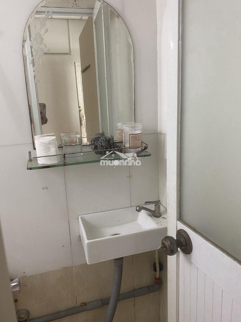 Phòng trọ 30m2 bình thạnh gần q1, q3.cổng lối riêng.chỉ cho nữ thuê - 2