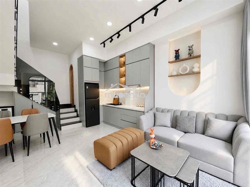🌹Nhà sát quận 1- 2pn- 35m2 đất chỉ hơn 4 t.ỉ 💥hẻm to, có sân để xe to