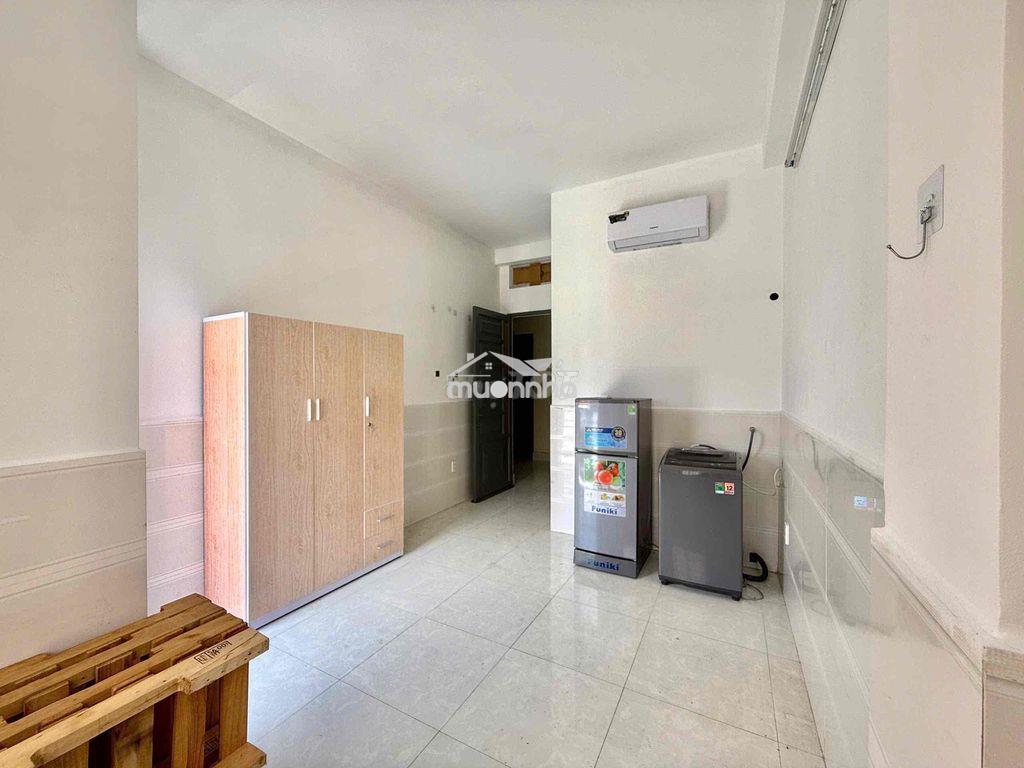Cho thuê studio ban công sát hà đô giá siêu tốt hoàng dư khương q10 - 3