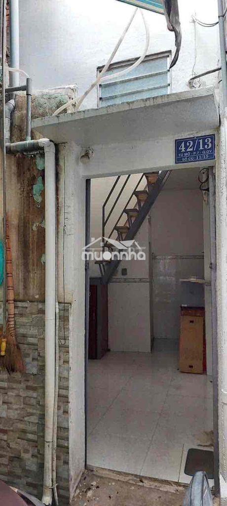 Cho thuê nhà nhỏ 3 tầng gv giá 4.500k lh: ***