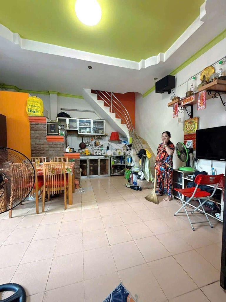 P4 q8 vị trí vàng - 30m2 đất hiện hữu hoàn công đủ - 20m ra mt - 3
