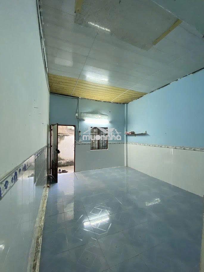 Nhà đường 182 lã xuân oai, rộng gần trường đh giao thông,