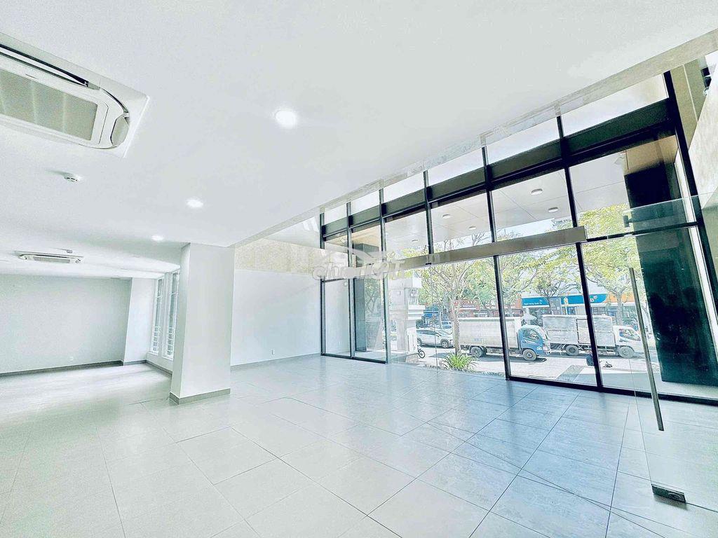 Cho thuê toà buiding 3.100m2  mới xây dựng quận 3 - 4