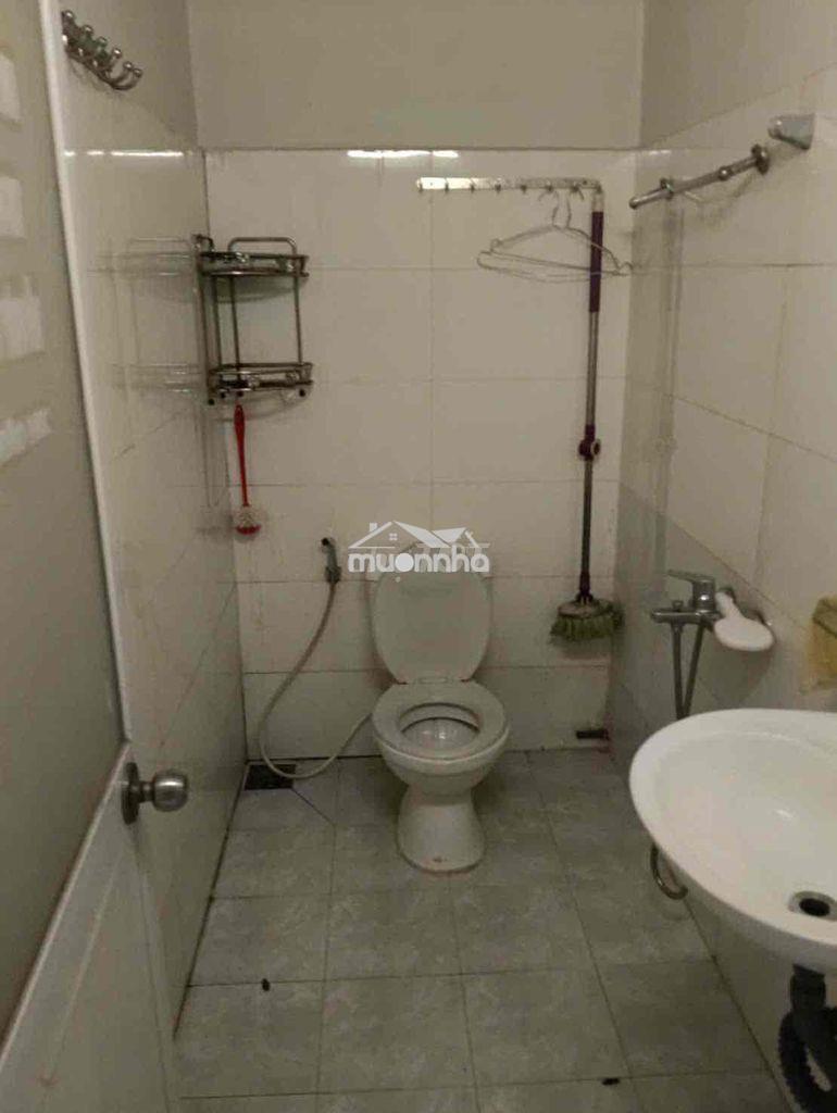 Cho thuê nhà đường 68 lê văn việt ngay chợ kiến thiết 120m2 2pn 2wc - 2