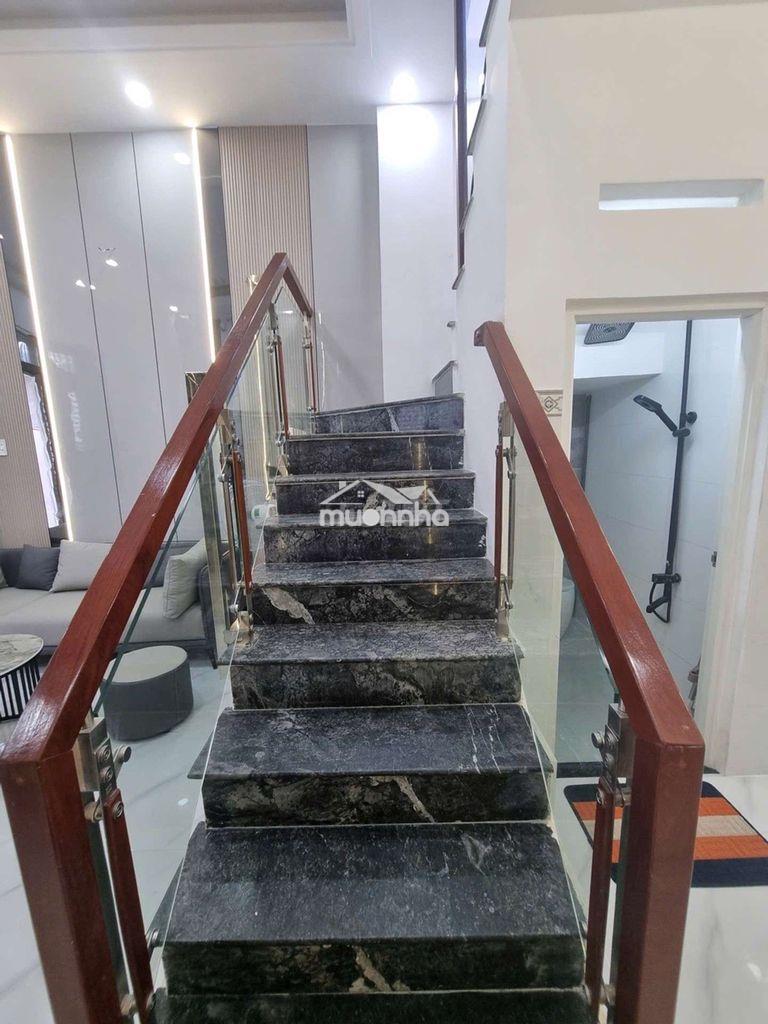 Bán nhà gần lotte mart - 2 tầng 36m² - nhỉnh 4 tỷ - 4