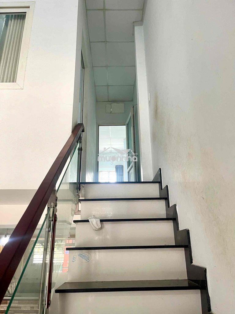 Cho thuê nhà đường lò lu hẻm ô tô 1tr1l 2pn 2wc 6,5tr/th sãn máy lạnh - 3