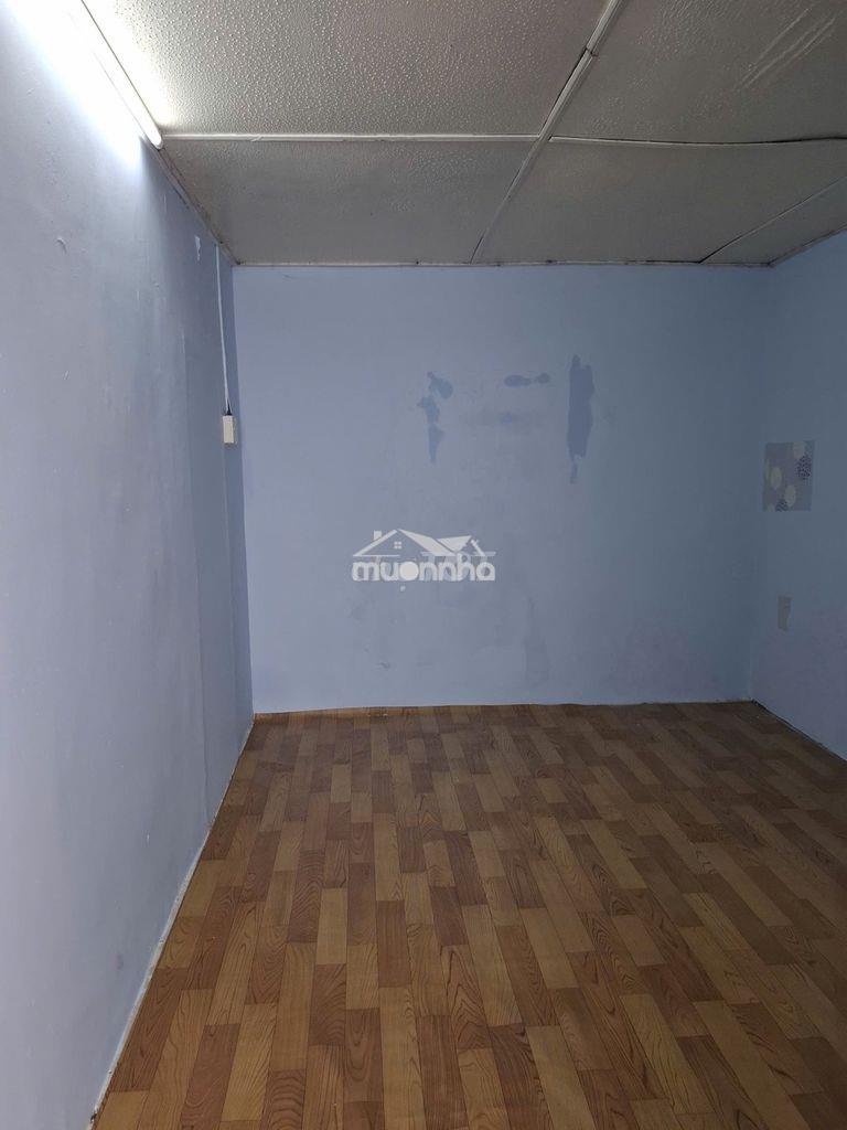 Nu nvvp / nu sv thue phong trung tam quan 10·· - 3