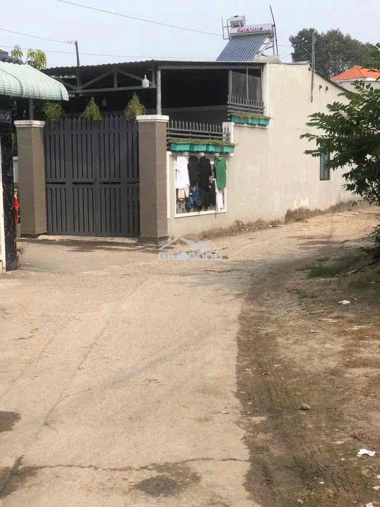 Nhà 70m2 1 trệt 1 lầu ngay chợ thới tứ