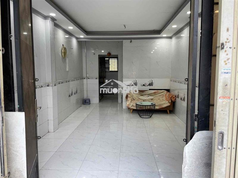 Cho thuê nhà c9 phạm hùng dt 3m6x9 .1 lầu 2 p .2 wc hẻm trước nhà 5m