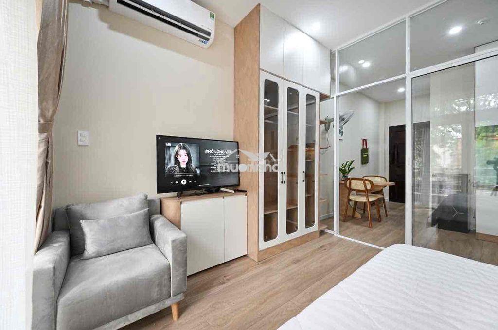 Vừa trống căn ban công lớn - ngay trung tâm tiện đi lại - giá siêu mêm - 2