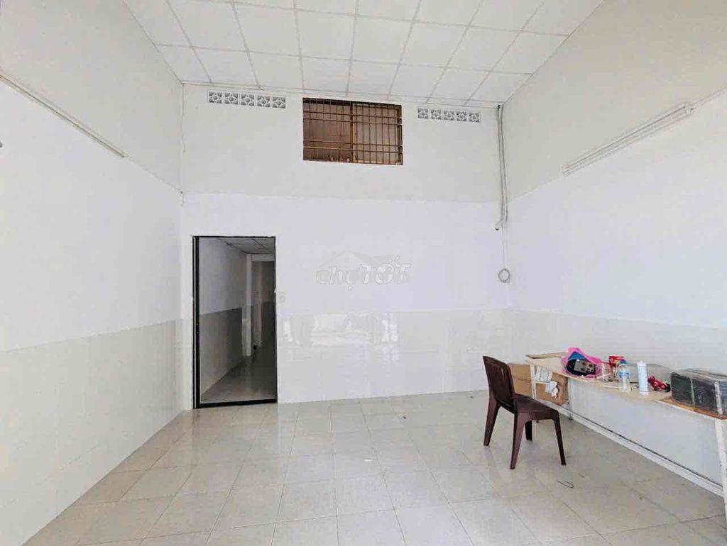 Chính chủ cho thuê nhà nguyên căn , hẻm thông cách trường chinh 15m. - 2