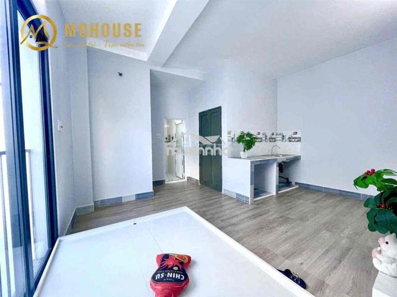 Cho thuê studio ban công thoáng gần hàng xanh, học viện hành chính