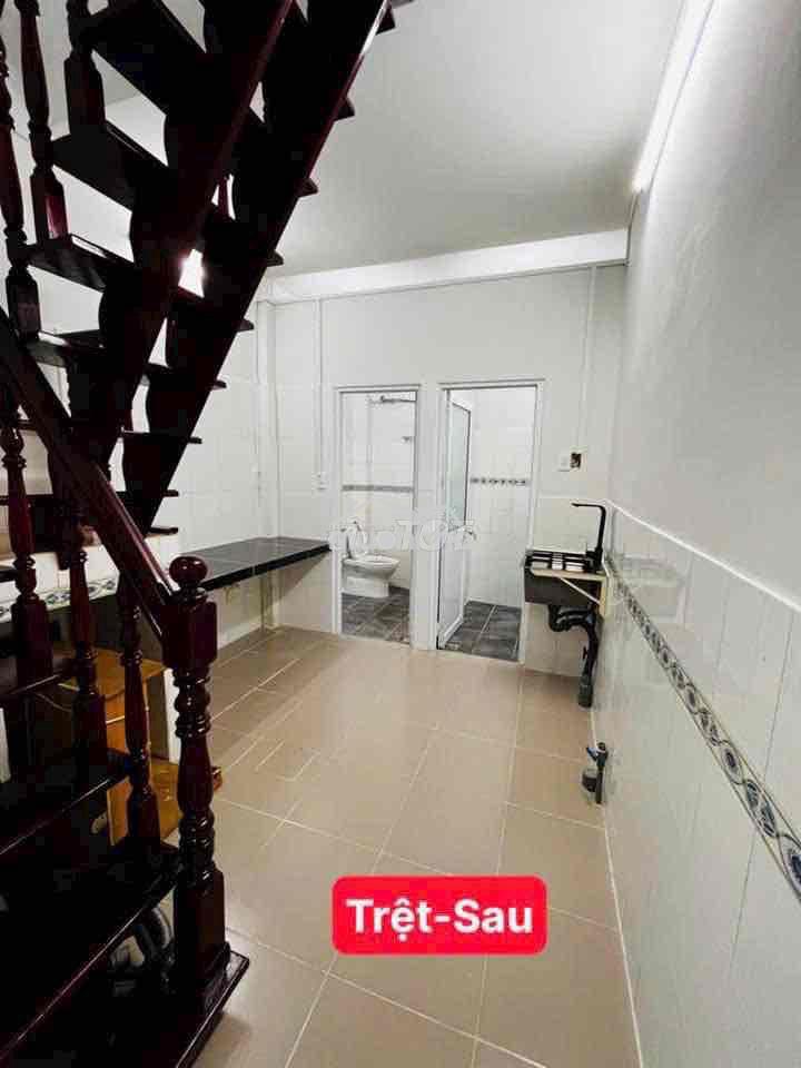 Cho thuê nhà căn nhà mới còn trống chưa có nội thất - nhà nguyên căn