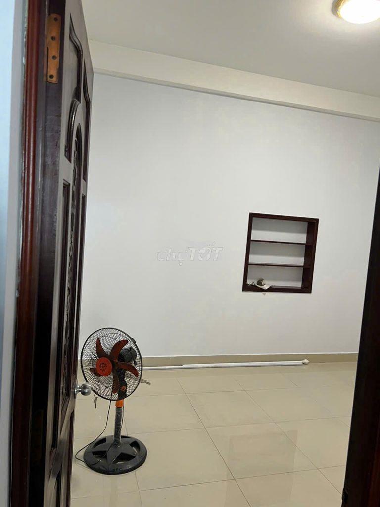 ⭐ Cho thuê nhà 4 tầng hxh 6m tại hoàng hoa thám, 4pn, chỉ 20 triệu/th - 3