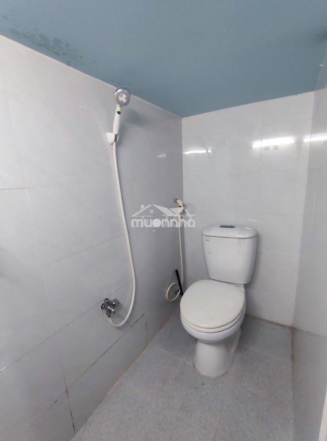 Mình còn phòng nhỏ cho dân văn phòng và người đi làm tại quận 10 - 4