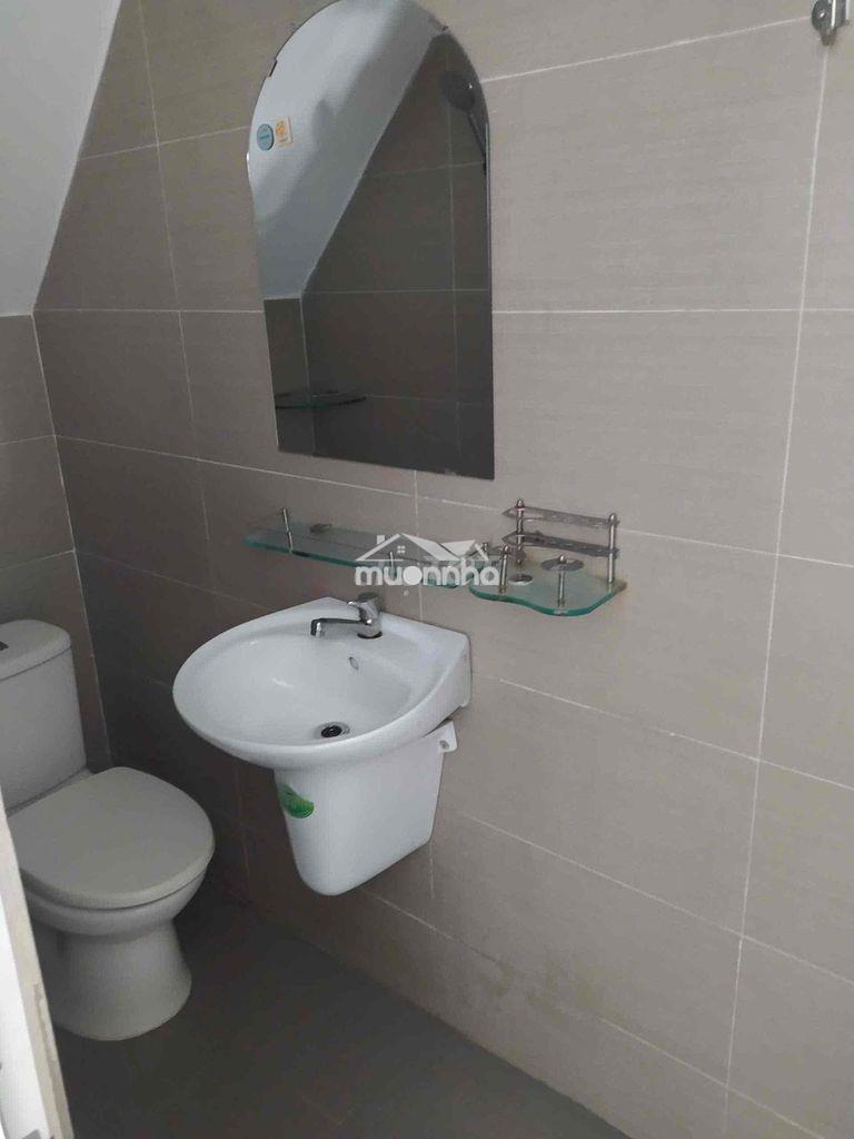 Cho thuê nhà góc 2mt đường xe hơi ngay sát đỗ xuân hợp, 3pn, 3wc - 4
