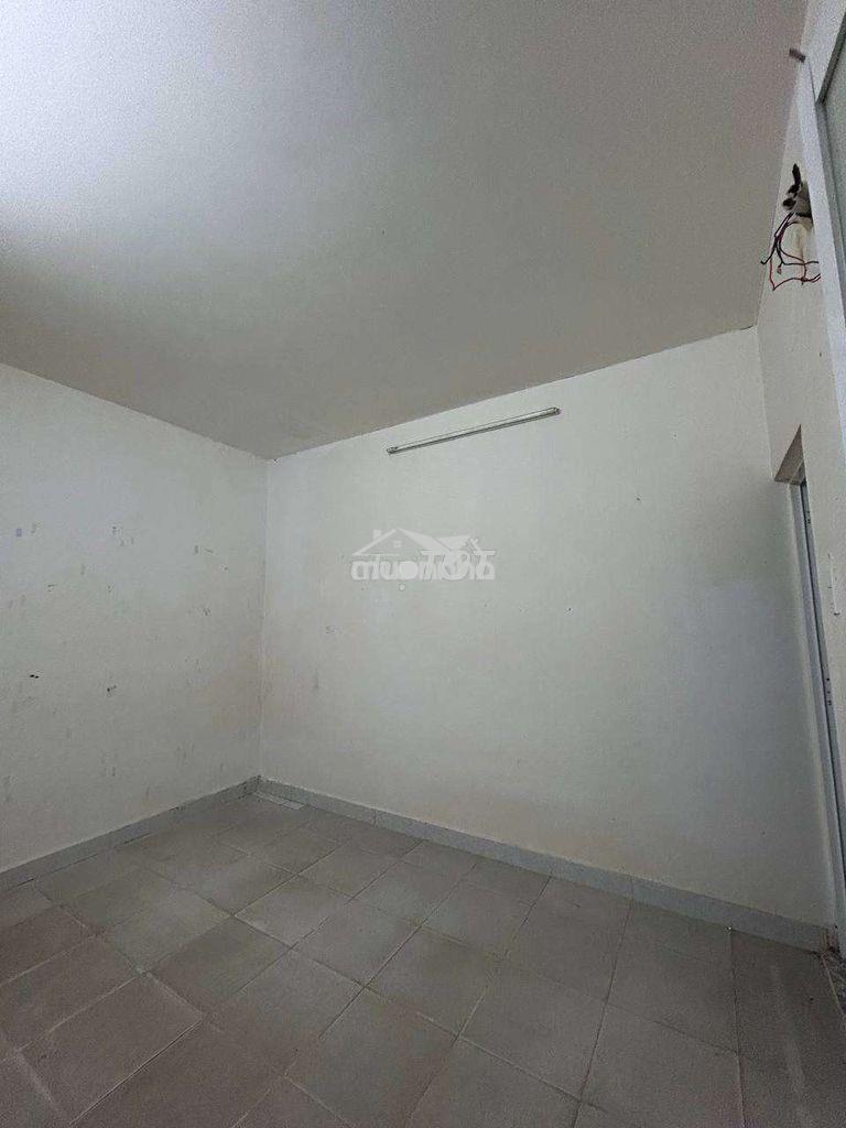 Cho thuê phòng trọ gần bến xe quận 8

. - 2
