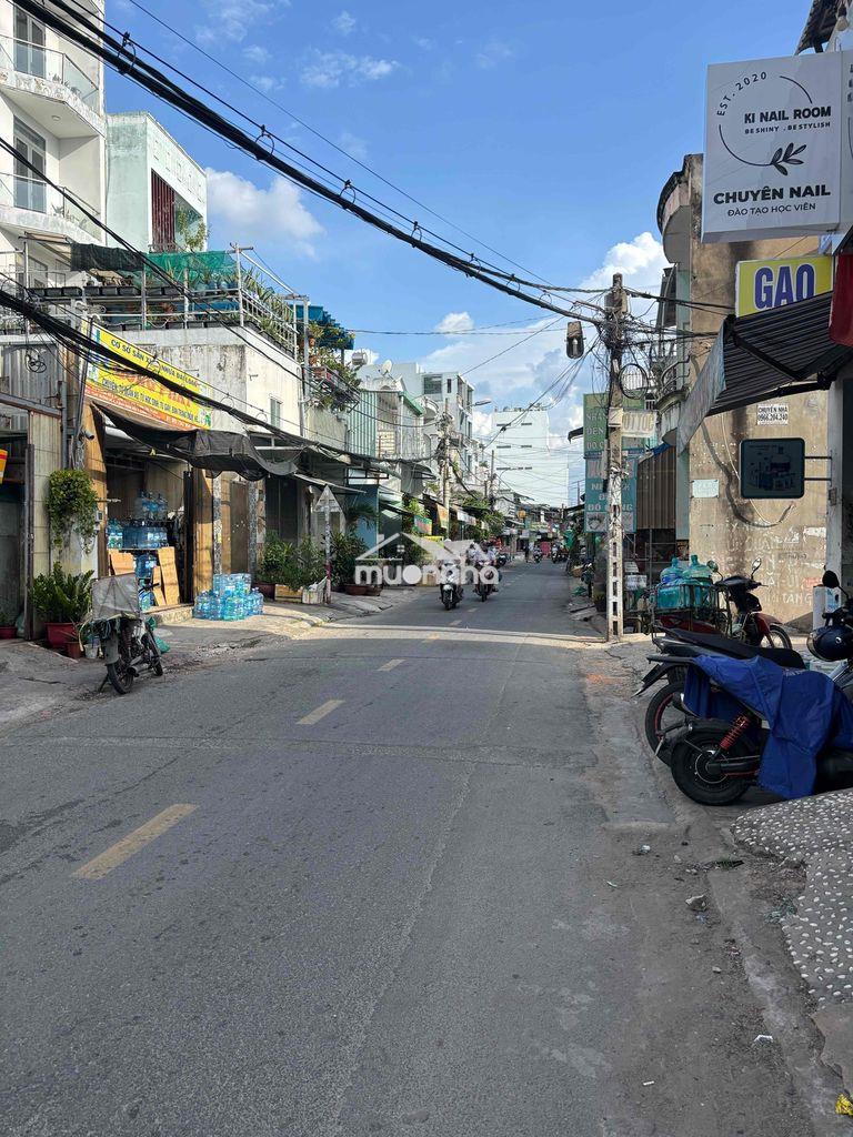 Mặt tiền đường số 8