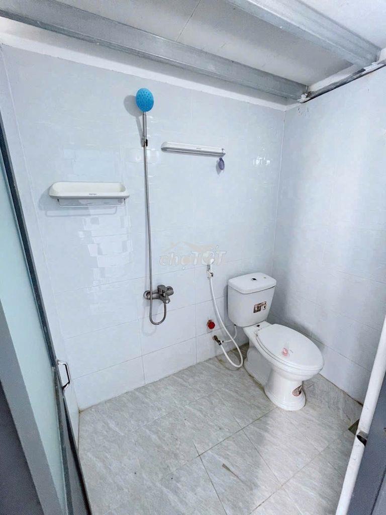Gần ngã 4 thủ đức, lê văn việt,  ngay trường tc marketing cũ, an ninh - 3