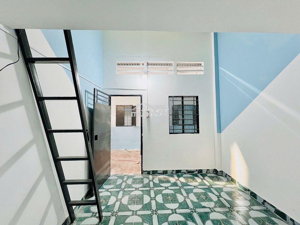 Phòng đẹp, mới, giá hạt giẻ tự do thoải mái gần cầu vượt linh xuân - 4